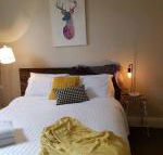 Cute Cottage on Byng Walk To Town  Pet Friendly - Gold Coast 4U
