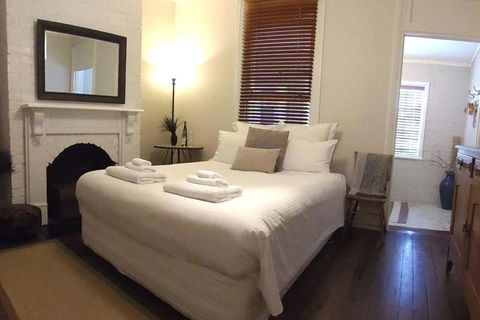 YSG The Edward Townhouses 155 & 157 Steps To Town - Gold Coast 4U 1