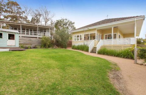 BEACHSIDE GETAWAY DROMANA - Gold Coast 4U 6