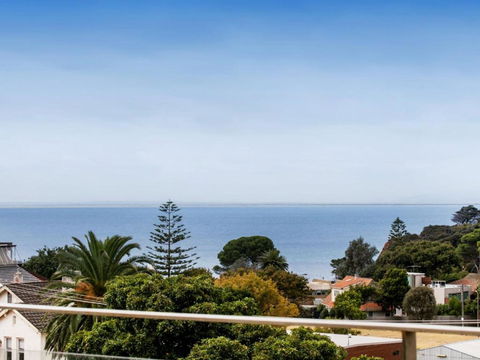 NORTH POINT RETREAT MORNINGTON - Accommodation Gold Coast 4