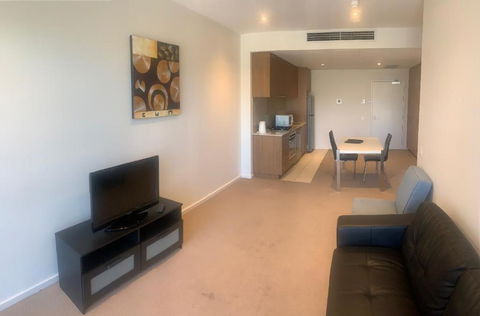 RNR Light Square - Accommodation Gold Coast 6