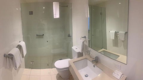 RNR Light Square - Accommodation Gold Coast 3
