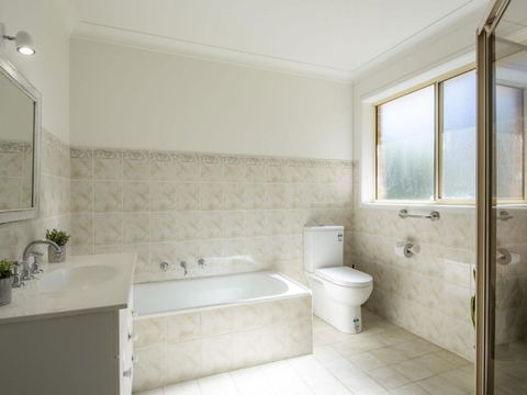 Mollymook Coastal Villa - Gold Coast 4U 3