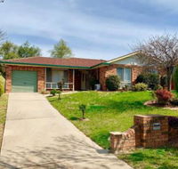 Tidy Home in a Leafy Suburb Great Location - Gold Coast 4U