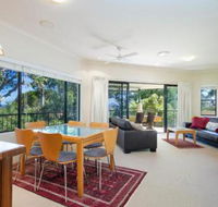 6 Avenal - Accommodation Gold Coast