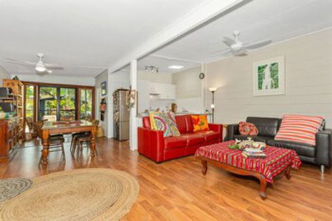 BEACH RETREAT - Accommodation Gold Coast 0