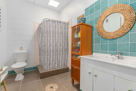 BEACH RETREAT - Accommodation Gold Coast 5