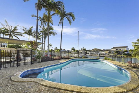 CANAL HOME NEAR MOOLOOLABA Kooringal - Accommodation Gold Coast 6