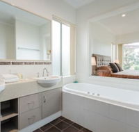 Banksia at Cosy Corner - Gold Coast 4U