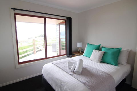 DOLPHIN LOOKOUT COTTAGE Amazing Views Of The Bay Of Fires - Accommodation Gold Coast 5