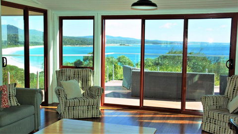 DOLPHIN LOOKOUT COTTAGE Amazing Views Of The Bay Of Fires - Accommodation Gold Coast 3