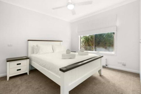 Easy Living Rosebud - 1 Gold Coast 4