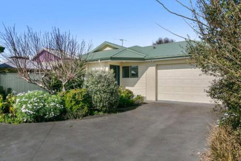 Easy Living Rosebud - 1 Gold Coast 2