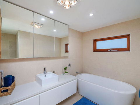 Ocean Oasis 13 Curtis Parade - Gold Coast 4U 1
