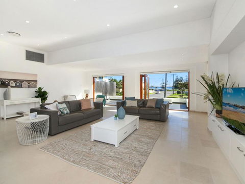 Ocean Oasis 13 Curtis Parade - Gold Coast 4U 5