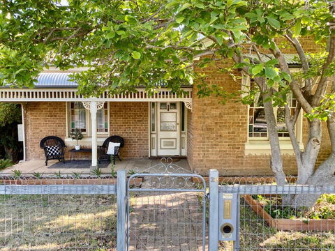 SUMMER HOUSE CENTRAL LOCATION Near PARK - Gold Coast 4U 7