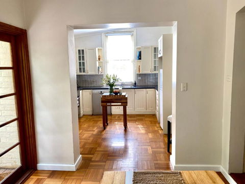 SUMMER HOUSE CENTRAL LOCATION Near PARK - Gold Coast 4U 3