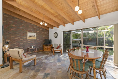 Peaceful Retreat Surf Side PET Friendly - Accommodation Gold Coast 1