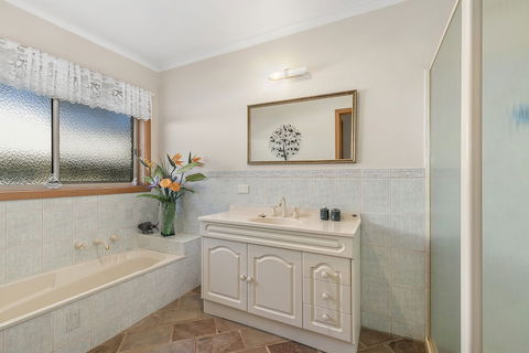 Peaceful Retreat Surf Side PET Friendly - Accommodation Gold Coast 0