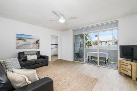 WAVES On MAIN 4 / 1 MAIN STREET - Accommodation Gold Coast 0