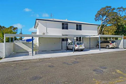 WAVES On MAIN 4 / 1 MAIN STREET - Accommodation Gold Coast 3