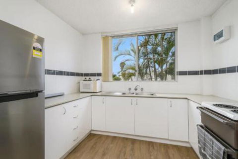 WAVES On MAIN 4 / 1 MAIN STREET - Accommodation Gold Coast 2