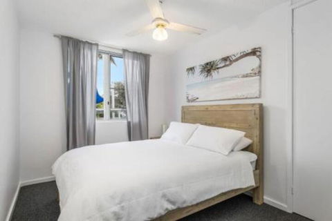 WAVES On MAIN 4 / 1 MAIN STREET - Accommodation Gold Coast 6