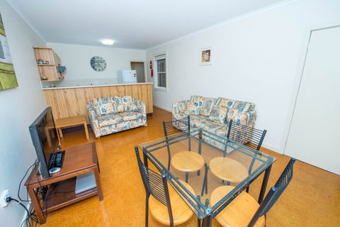 Shoal Bay Avenue Unit 2 / 7 - Accommodation Gold Coast 7