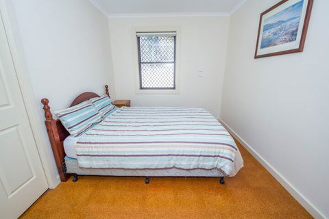 Shoal Bay Avenue Unit 2 / 7 - Accommodation Gold Coast 2