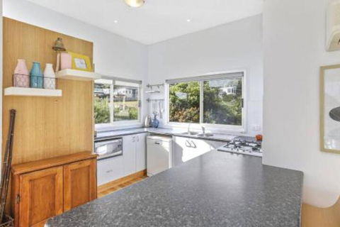 SEAVIEW Ocean Views From A Modern Townhouse - Accommodation Gold Coast 5