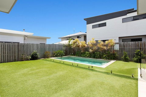 BEACHSIDE HAVEN - Accommodation Gold Coast 2