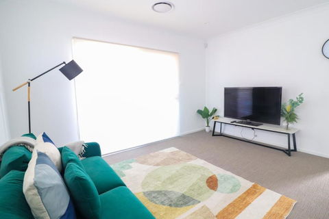 Surfers Paradise At Catherine Hill Bay - Gold Coast 4U 1