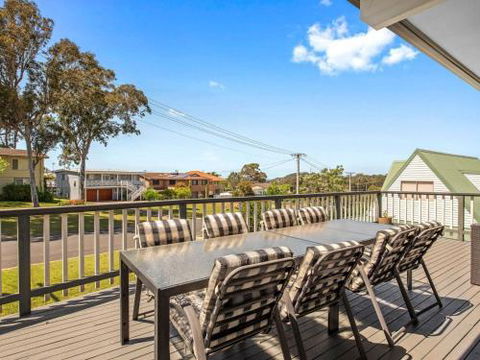 Carroll Ave 85 Mollymook - Gold Coast 4U 1