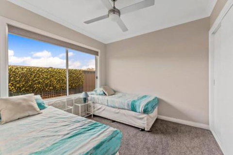 Ontario Way 1 Burrill Lake - 1 Gold Coast 6