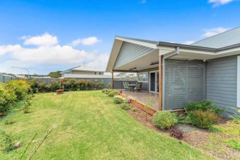 Ontario Way 1 Burrill Lake - 1 Gold Coast 4