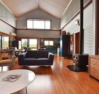 Kelman Cottage tucked away with pool  native wildlife - Gold Coast 4U