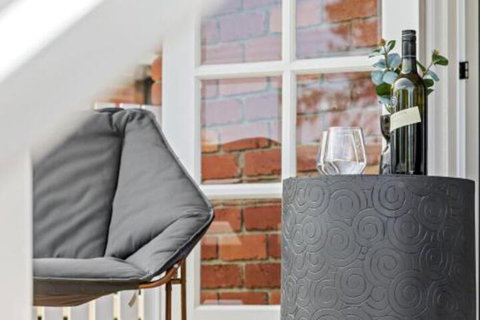 YIN YANG MOUNT ELIZA - Accommodation Gold Coast 2