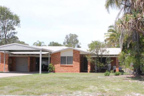 2 51 Carlo Road Rainbow Beach Pets Welcome Air Conditioning Walk To The Shops - Accommodation Gold Coast 3