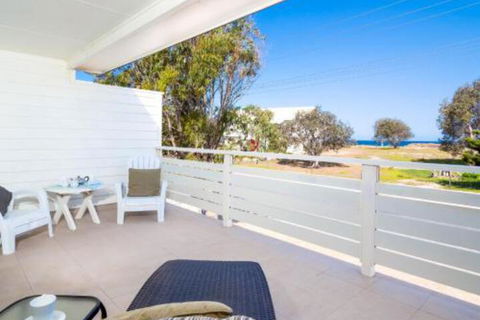 Seaview Getaway - Gold Coast 4U 2