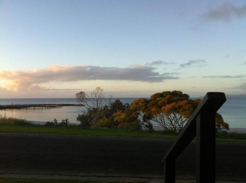 Blue Wren Beach House - Gold Coast 4U 4