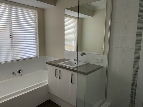 Byford House In The Glades - Accommodation Gold Coast 0