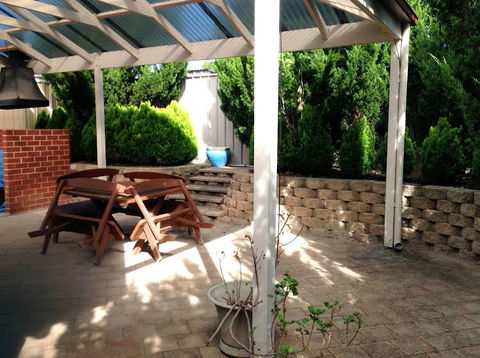 Lakeside Getaway - Accommodation Gold Coast 0