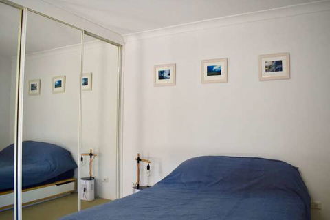 Quiet 1 Bedroom Flat In Concord - Gold Coast 4U 2