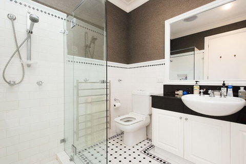 Vaucluse Manor H327 - 1 Gold Coast 6