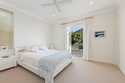 Vaucluse Manor H327 - 1 Gold Coast 3