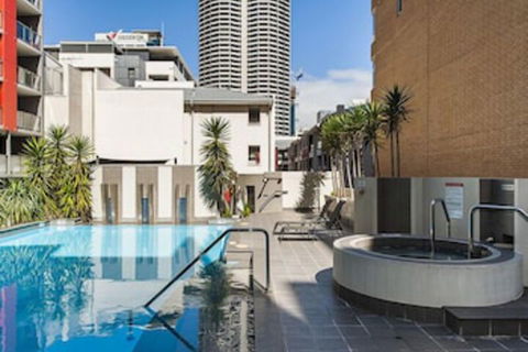 Code Apartment - Gold Coast 4U 4