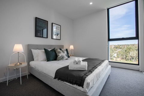 Elegant Apartment At Parkville - Accommodation Gold Coast 3