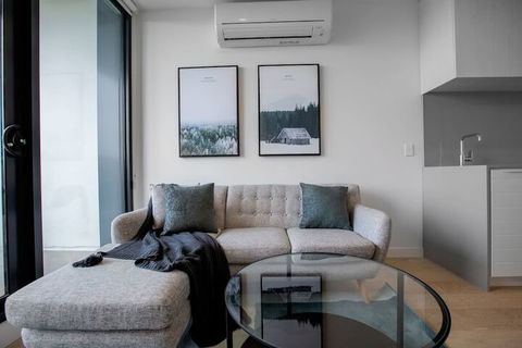 Elegant Apartment At Parkville - Accommodation Gold Coast 7