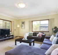 South Coast Getaway House Sleeping 8 Guests