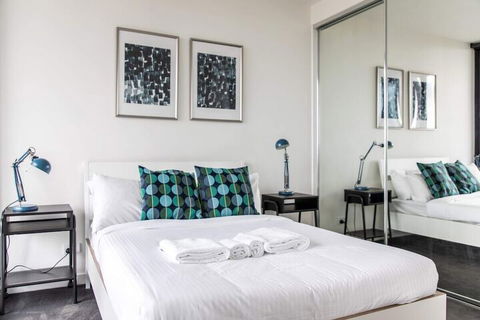 Modern 1BD Apt With Amazing Views - Gold Coast 4U 5
